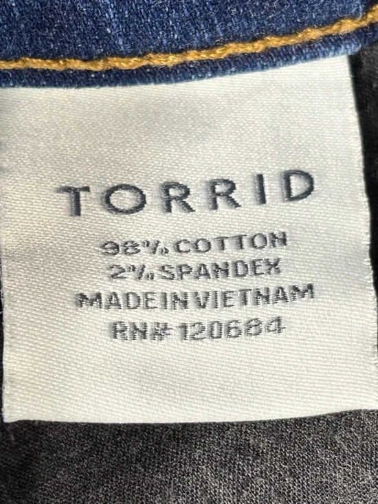 torrid 4" Shorts - Distressed Dark Blue Denim - Picture 4 of 8